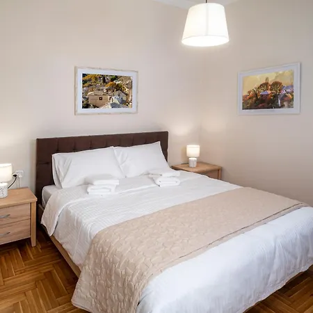 Katerina's Harmony Home, 100 Steps To The アパート
